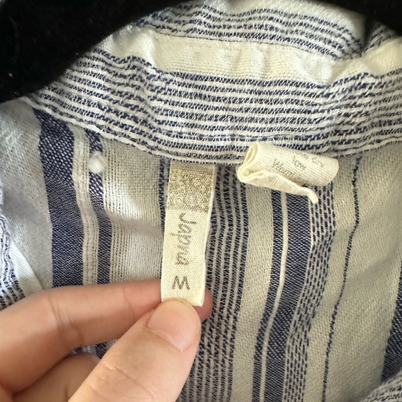 Medium tie button up - Picture 3 of 3